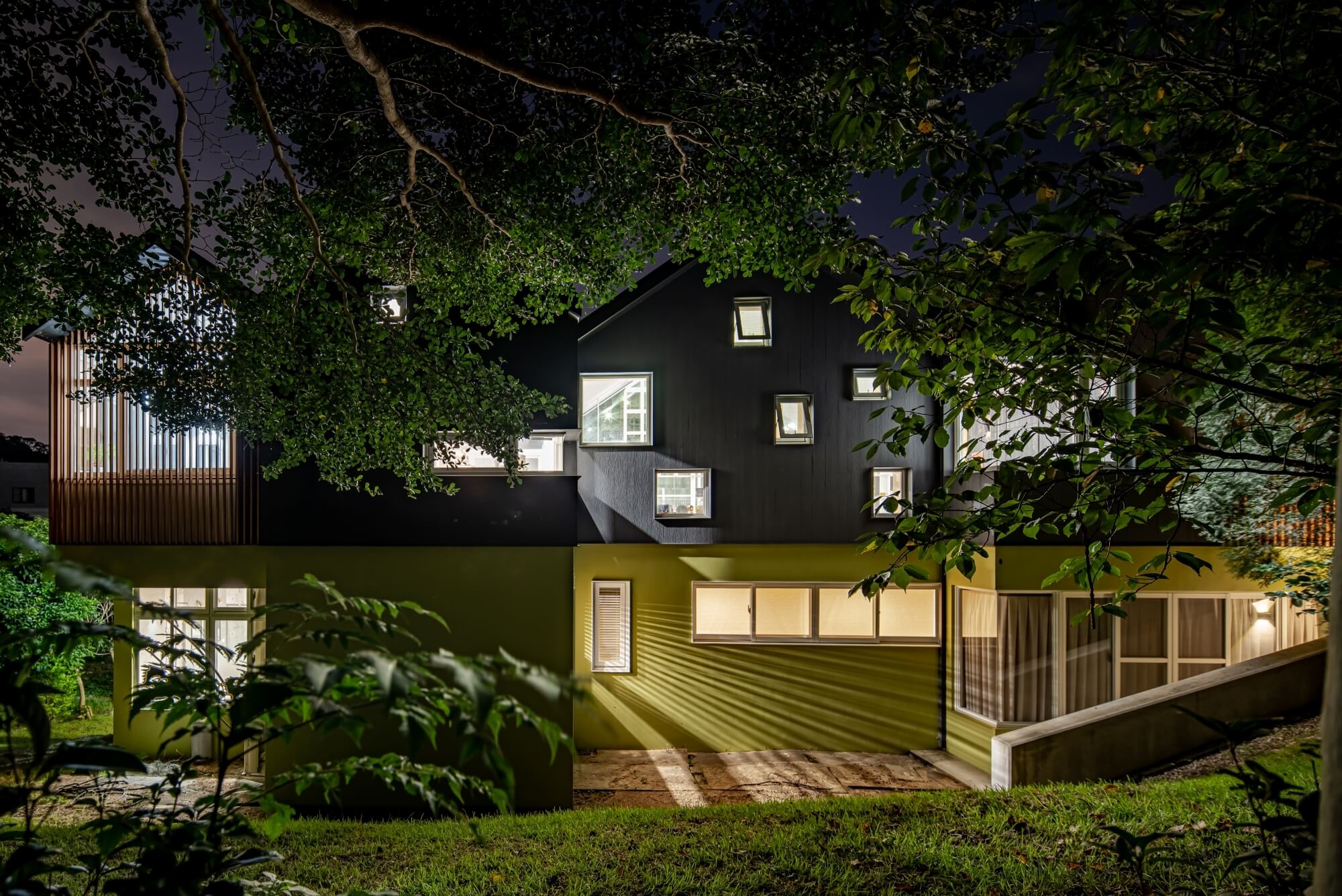 新竹私人住宅山簷之家 Hsinchu Under the Roof House／Emerge Architects 上滕聯合建築師事務所