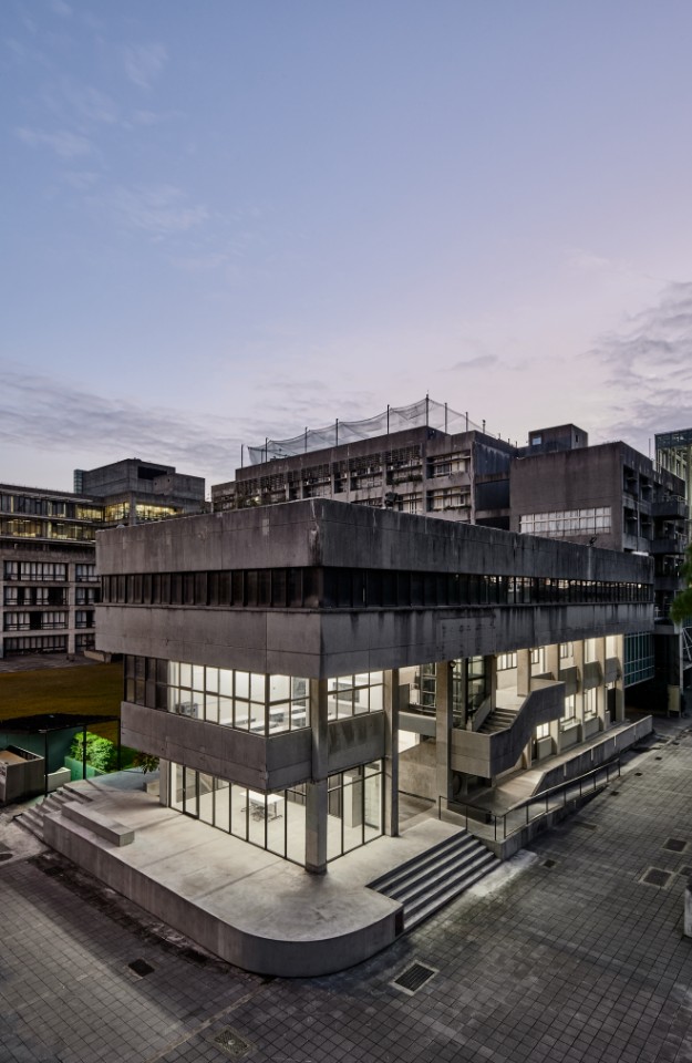 平台鳥瞰 實踐大學B棟建築改造／沈庭增