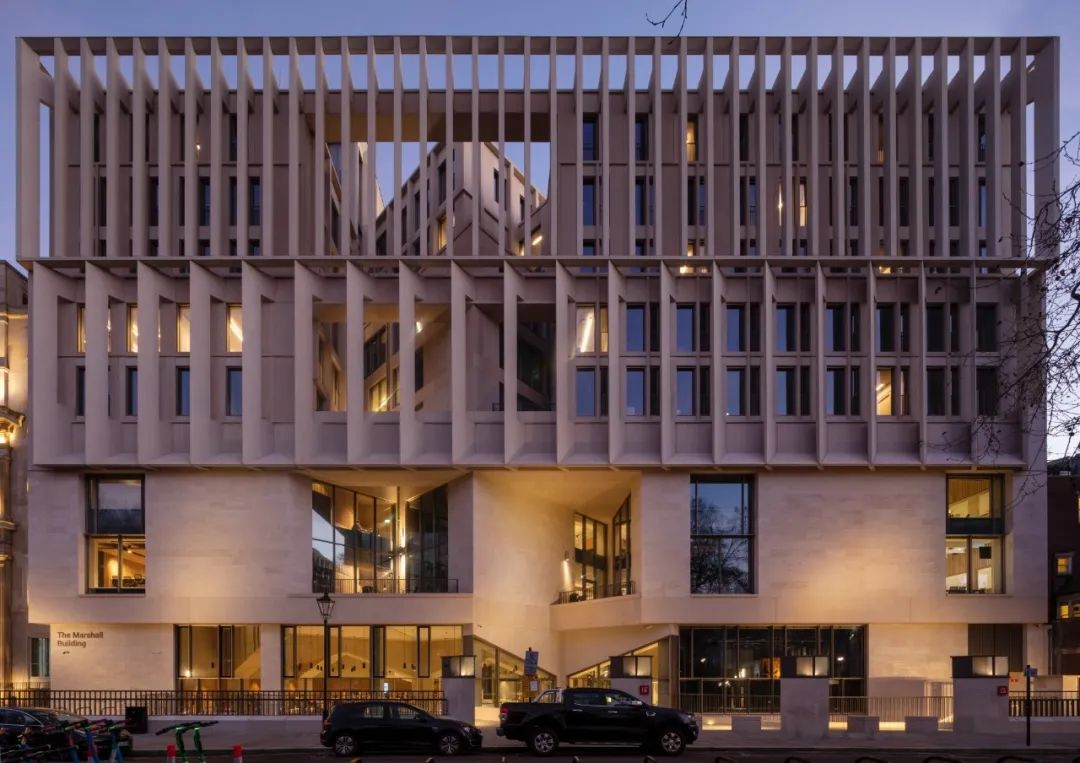 建築夜間外觀 倫敦政治經濟學院馬歇爾大樓 London School of Economics and Political Science The Marshall Building/Grafton