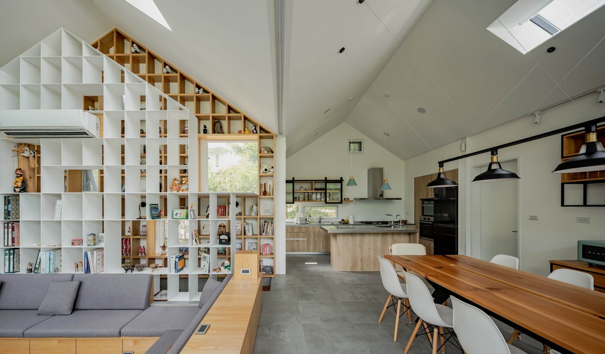 新竹私人住宅山簷之家 Hsinchu Under the Roof House／Emerge Architects 上滕聯合建築師事務所