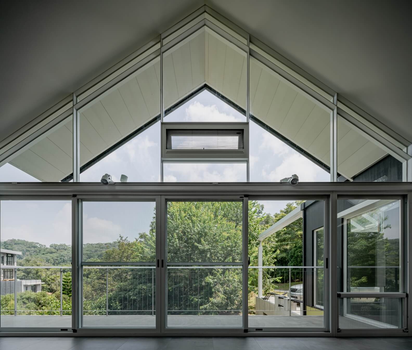新竹私人住宅山簷之家 Hsinchu Under the Roof House／Emerge Architects 上滕聯合建築師事務所