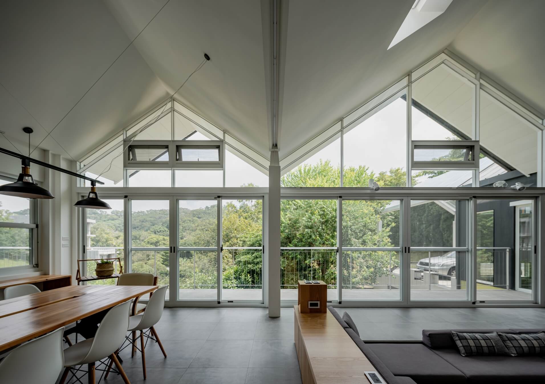 新竹私人住宅山簷之家 Hsinchu Under the Roof House／Emerge Architects 上滕聯合建築師事務所