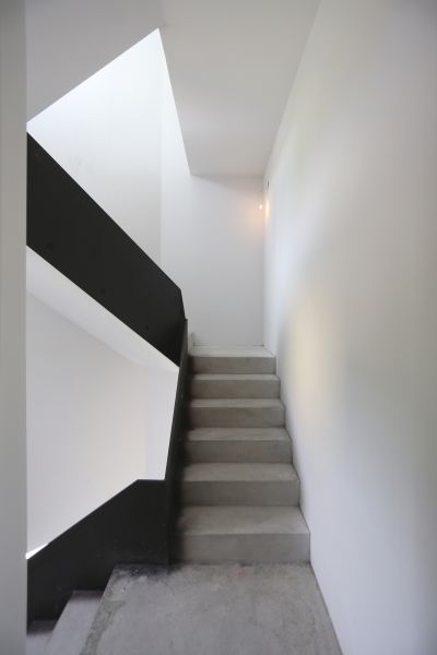 樓梯間，有木建設枝光院／沈庭增建築師
