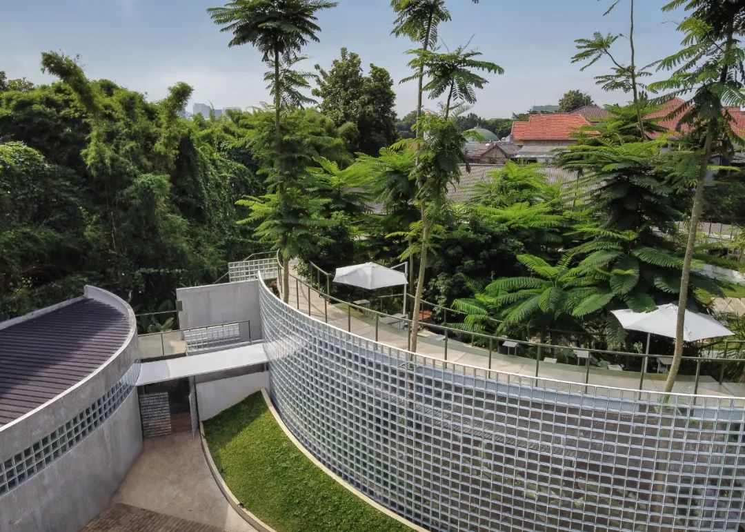 雅加達環形咖啡店 Jakarta Tanatap Coffee Ampera／Research Artistic Design + architecture