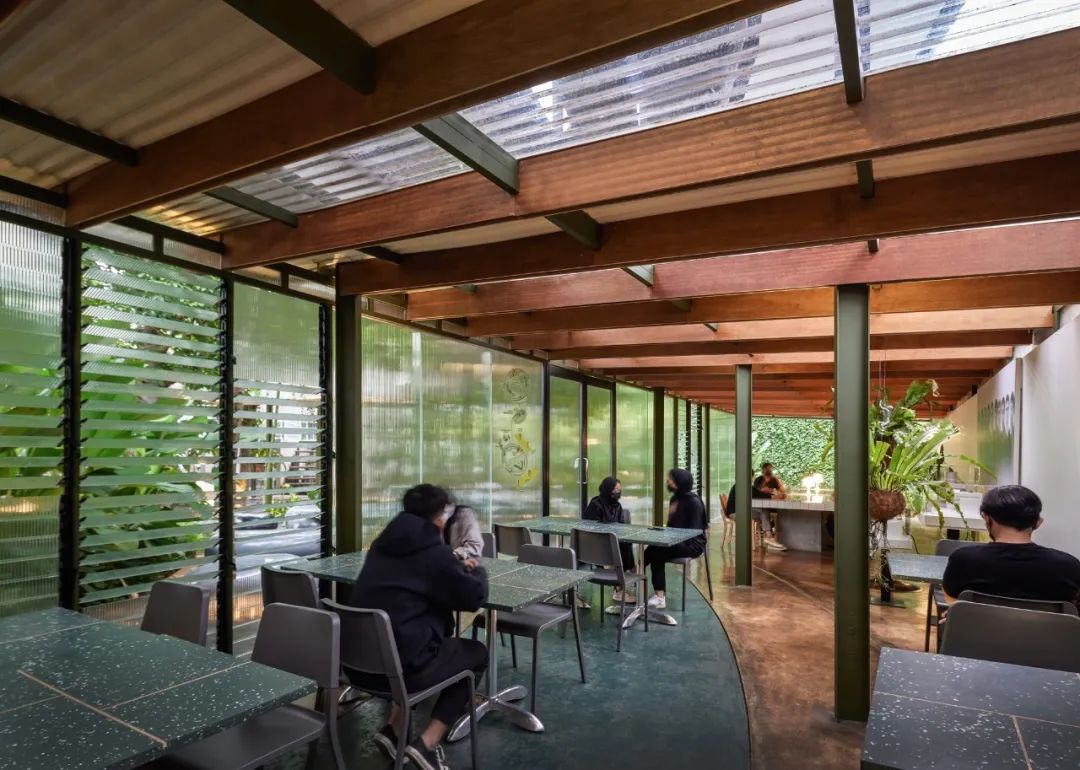 雅加達環形咖啡店 Jakarta Tanatap Coffee Ampera／Research Artistic Design + architecture