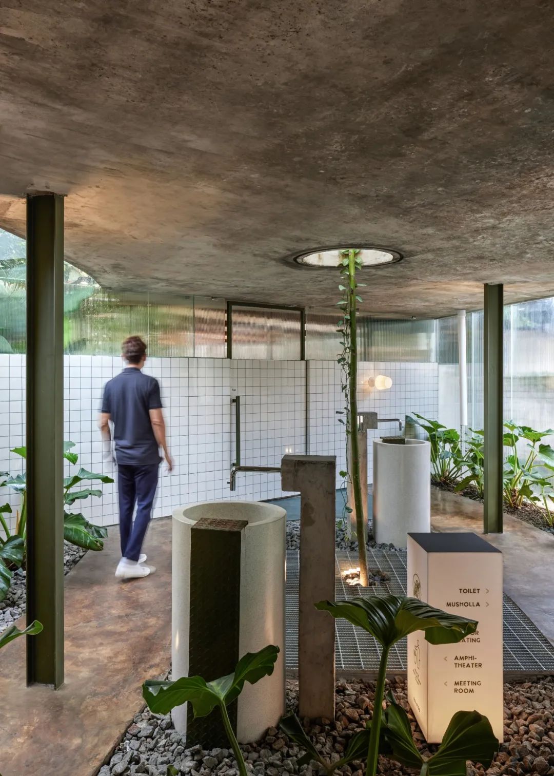 雅加達環形咖啡店 Jakarta Tanatap Coffee Ampera／Research Artistic Design + architecture