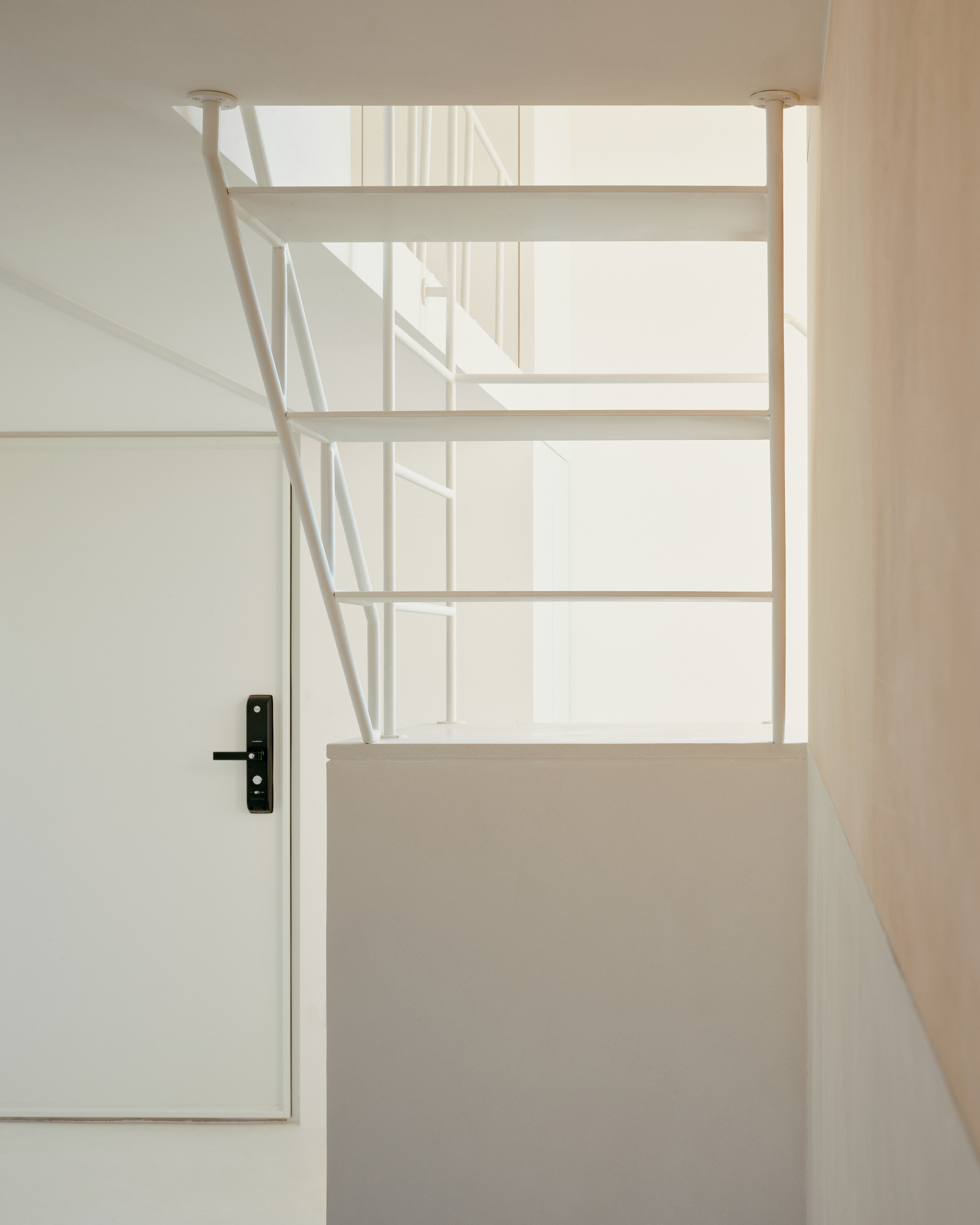 Taiwan Small Aprtment interior design renovation 公寓改造室內設計，IT之家／兩册空間制作所
