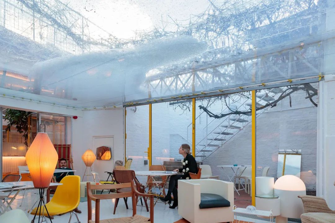 肥皂泡填充層間空隙 Netherlands Second Home office interior design 荷蘭公園辦公室室內設計／Selgascano