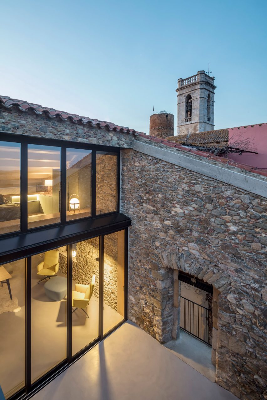 Cruïlles 2 is a Spanish villa Majoral Tissino Architects