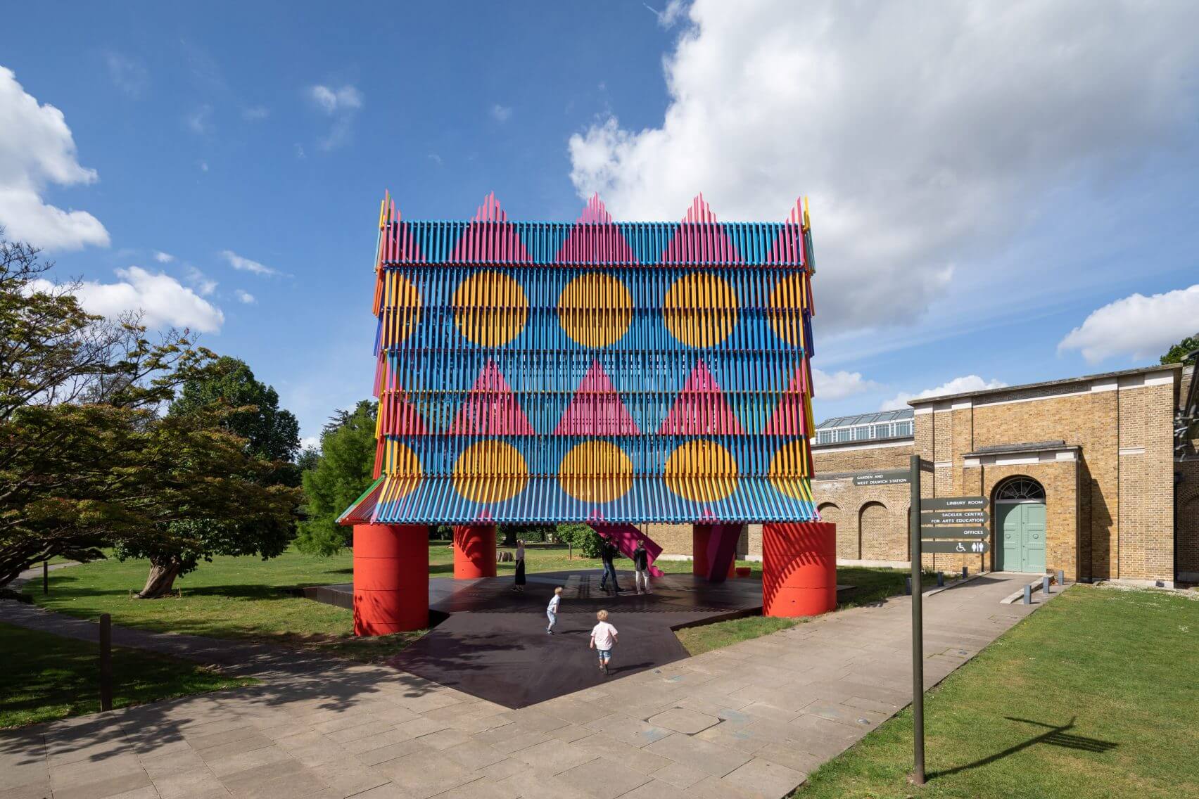 彩色涼亭在倫敦建築節現身Dulwich Picture Gallery╱Pricegore + Yinka Ilori