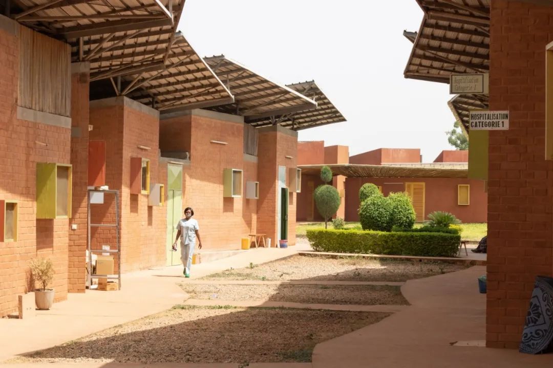 外科診所和保健中心 © Kéré Architecture