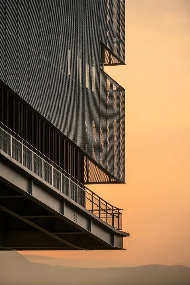 台北藝術大學科技藝術館／大尺建築+郭旭原聯合建築事務所