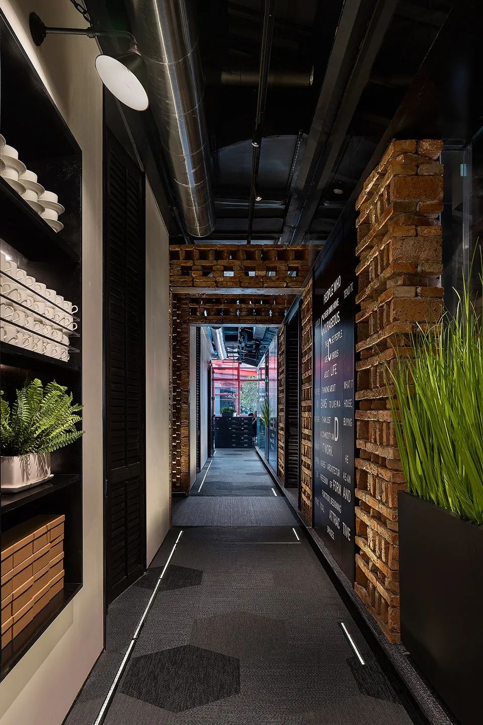 走廊 CCD大中華上海總部辦公室室內設計 Office interior design／CCD香港鄭中設計事務所