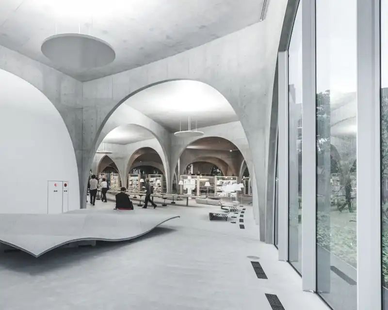 Tama Art University Library多摩美術大學圖書館／Toyo Ito伊東豊雄 Tama Art University Library © Rasmus Hjortshøj - COAST