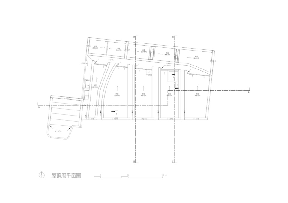屋突層平面圖 屏東光現旅宿/徐純一 i²建築研究室