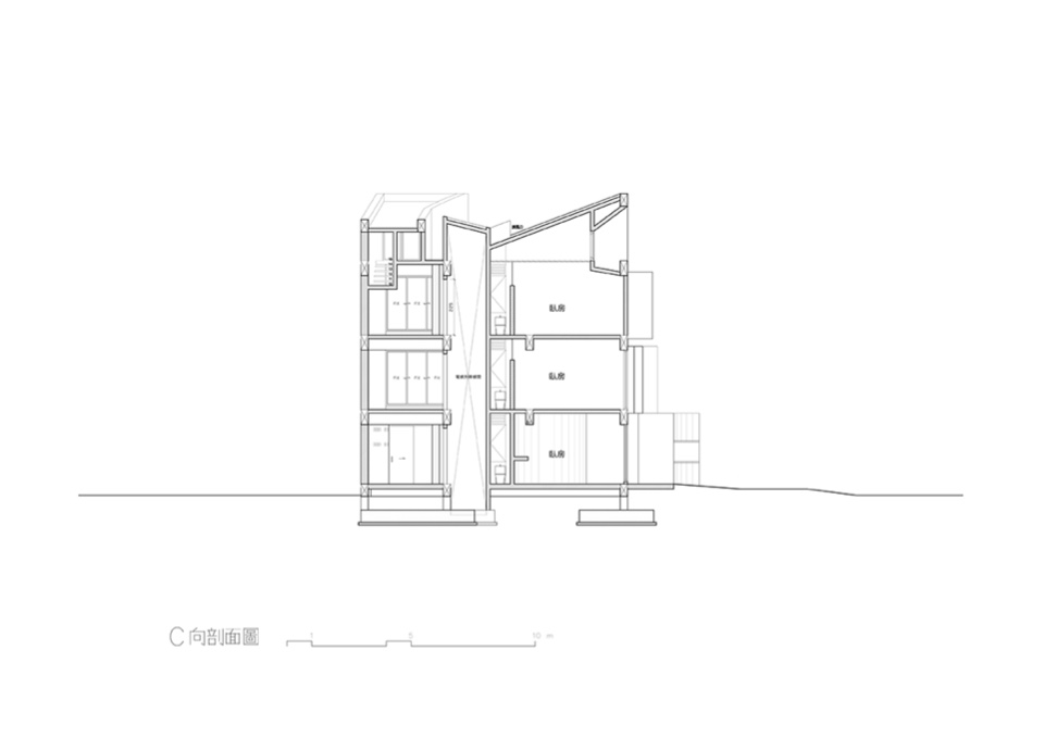 C向剖面圖 屏東光現旅宿/徐純一 i²建築研究室