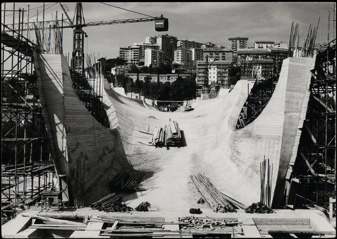 施工中的義大利混凝土橋「Musmeci Bridge（Viadotto dell’Industria）」／Sergio Musmeci