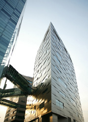 Zaha Hadid Architects，生物醫藥研究中心，隸屬ZHA為新加坡年緯壹科技城(One North)總體規劃部分，2001年／Biopolis提供及由Ken Seet拍攝