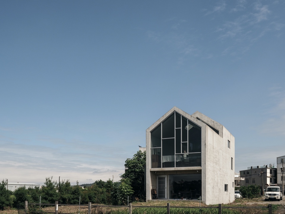 南向立面（攝影：王典懋） 竹北許宅 私人住宅 Taiwan House／徐純一 i²建築研究室