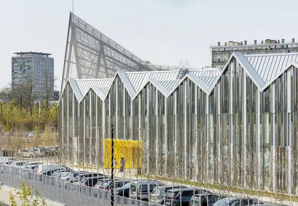 主入口立面 巴黎T9有軌電車維護與倉儲中心T9 tramway maintenance and warehousing center Paris／Ferrier Marchetti Studio