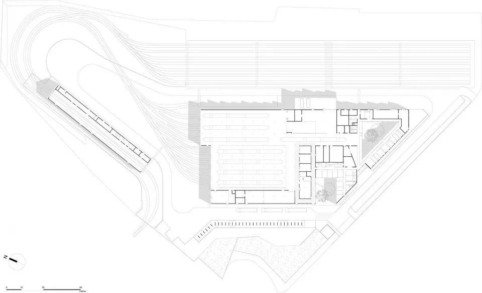 平面圖 Plan 巴黎T9有軌電車維護與倉儲中心T9 tramway maintenance and warehousing center Paris/Ferrier Marchetti Studio