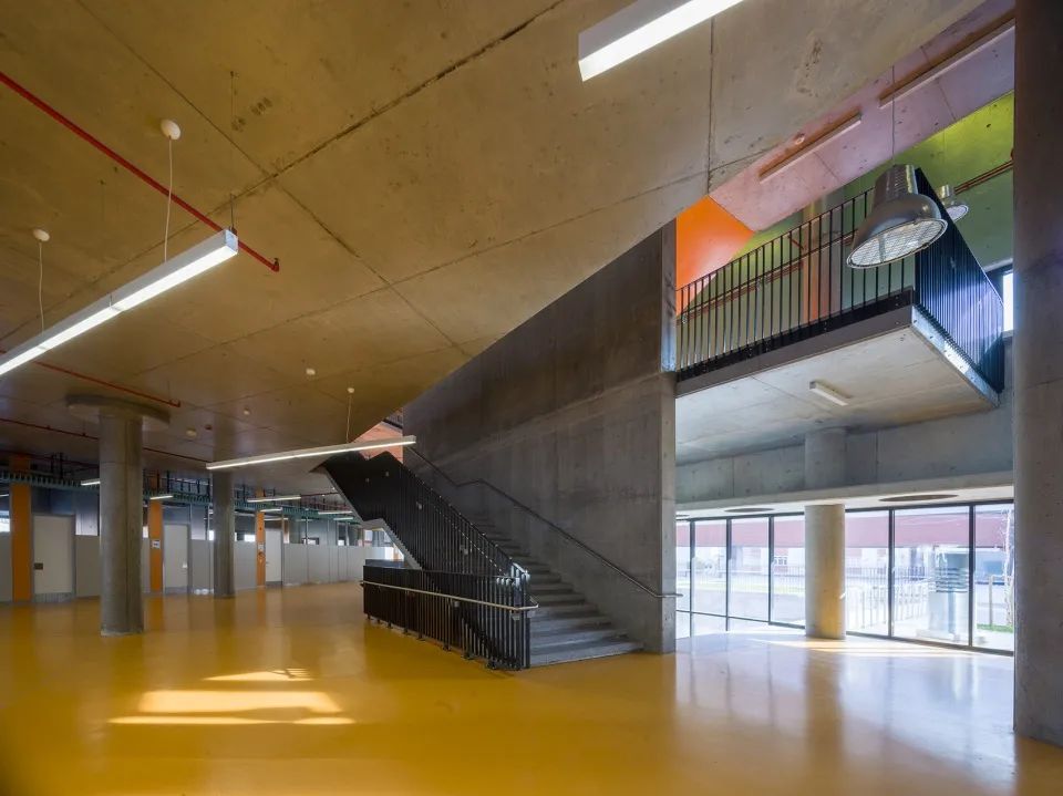 Istanbul Akşemsettin Primary School 伊斯坦堡Akşemsettin小學／Uygur Architects