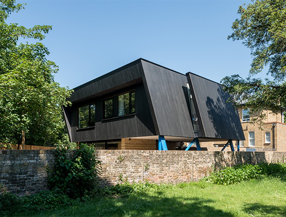 倫敦Pitched Black私人住宅/Gruff Architects