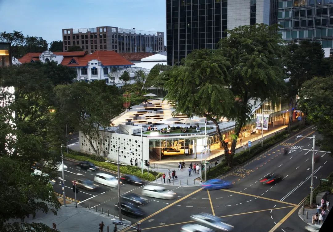 Design Orchard 創意孵化園 新加坡核心商圈的屋頂花園廣場 設計:WOHA 位置:新加坡烏節路 竣工:2019