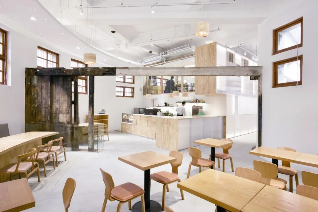 新富町文化市場餐飲空間：明日咖啡 MOT CAFÉ