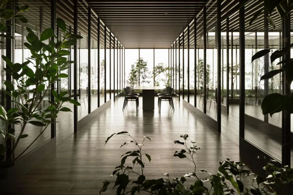 ，日本最大住宅建商積水房屋（Sekisui House Ltd）設計的接待會館「Sumu Fumu Terrace」室內設計／Nendo佐藤大