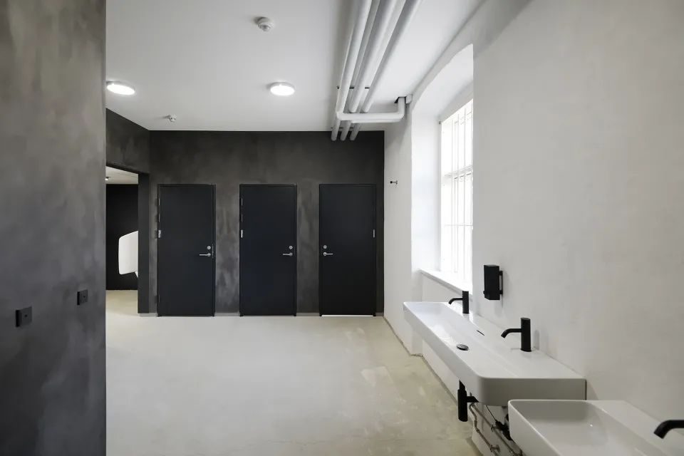 洗手間 丹麥FÆNGSLET監獄博物館西廳舊建築改造 Denmark HorsensStatsfængsel／Cubo Arkitekter