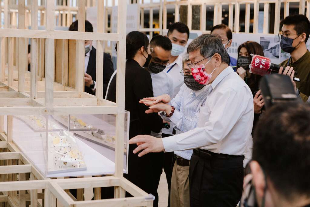 《這很台北 VERY TAIPEI – 台北捷運線形公園成果設計展》開幕，柯文哲市長參觀