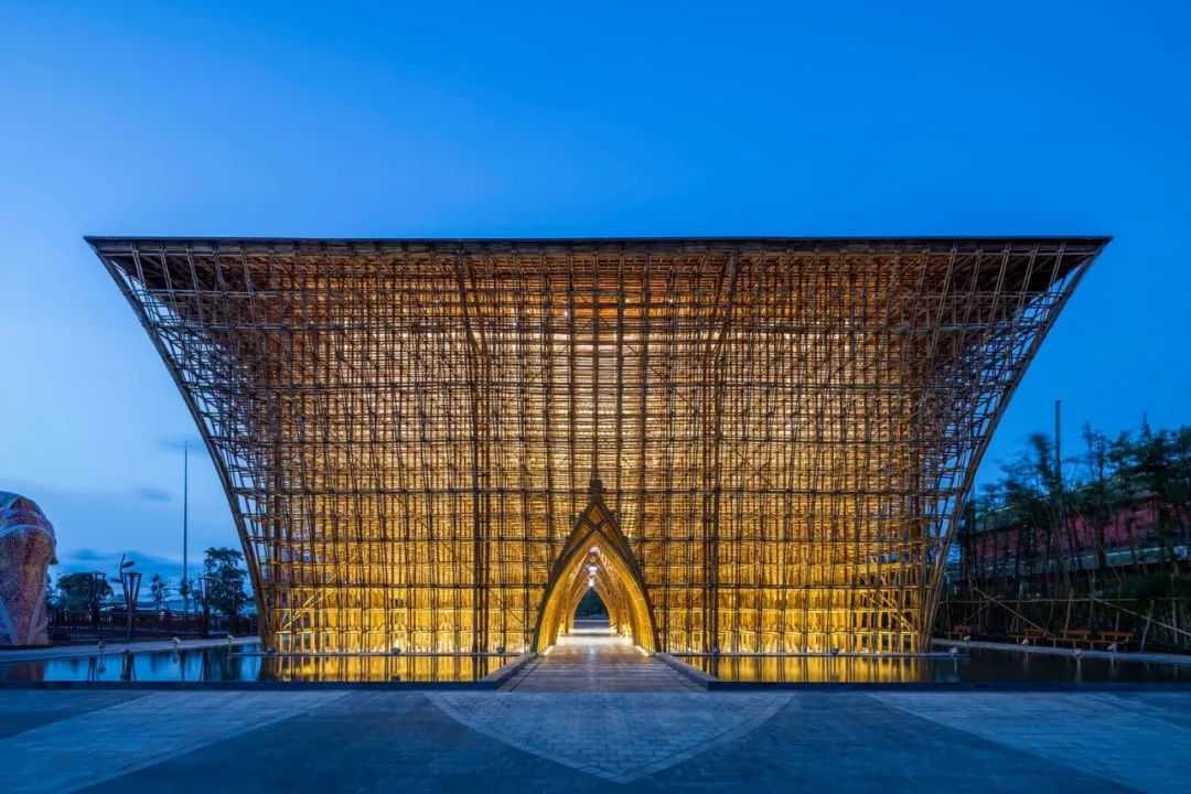 富國島大世界歡迎中心Vinpearl 越南建築 竹構造 Vietnam Bamboo Structure/VTN Architects 武重義建築事務所 越南最大島嶼富國島(phu quoc)上,Grand World度假村迎賓中心竹構圓拱室內空間極為壯觀