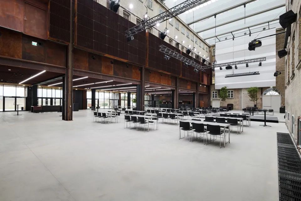 大廳，經常舉辦各式活動或演唱會 丹麥FÆNGSLET監獄博物館西廳舊建築改造 Denmark HorsensStatsfængsel／Cubo Arkitekter