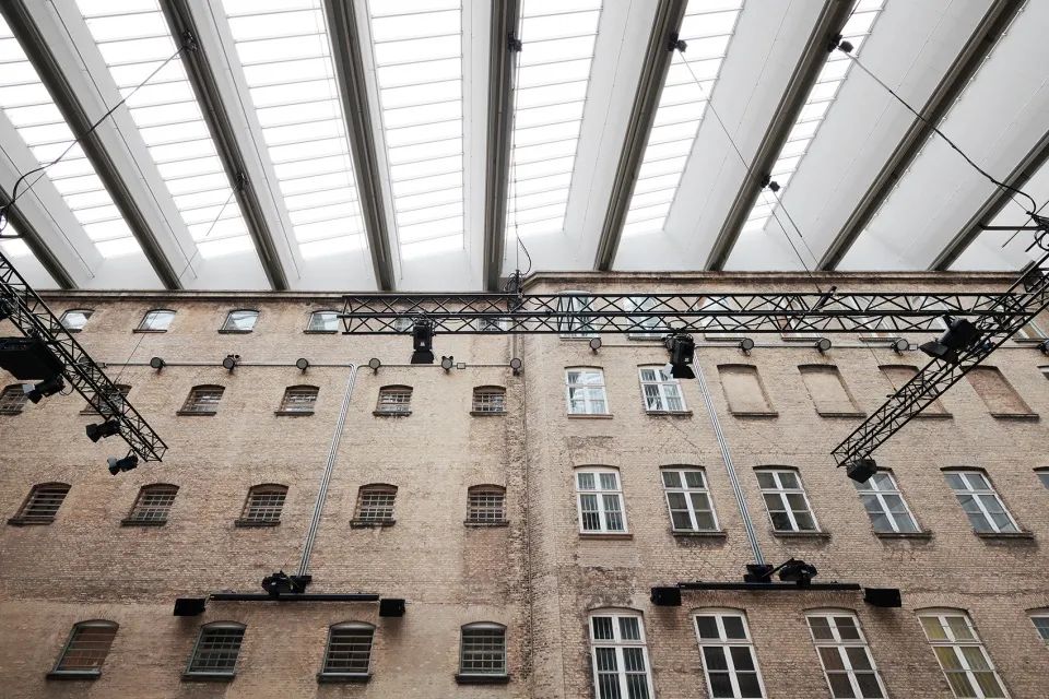 內中庭屋頂 丹麥FÆNGSLET監獄博物館西廳舊建築改造 Denmark HorsensStatsfængsel／Cubo Arkitekter