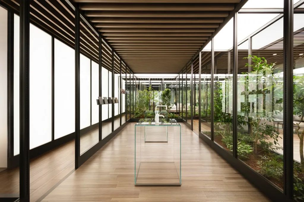 ，日本最大住宅建商積水房屋（Sekisui House Ltd）設計的接待會館「Sumu Fumu Terrace」室內設計／Nendo佐藤大