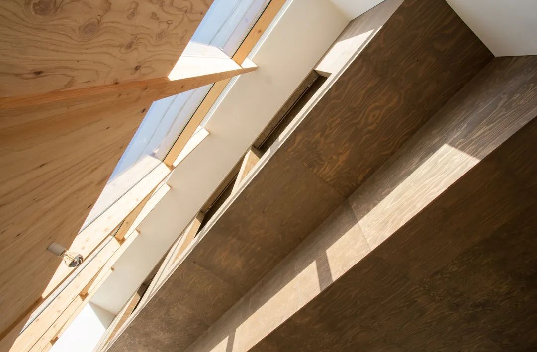 階梯式天花板 日本木造私人住宅House ST/1-1 Architects