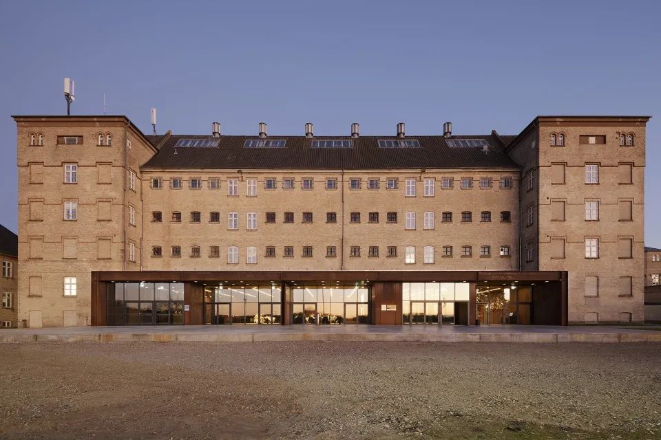 正立面 丹麥FÆNGSLET監獄博物館西廳舊建築改造 Denmark HorsensStatsfængsel/Cubo Arkitekter