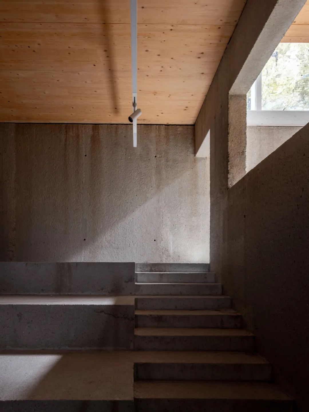 西班牙維戈大學在市區的新總部 Edificio Redeiras - Universidade de Vigo／Abalo Alonso Arquitectos