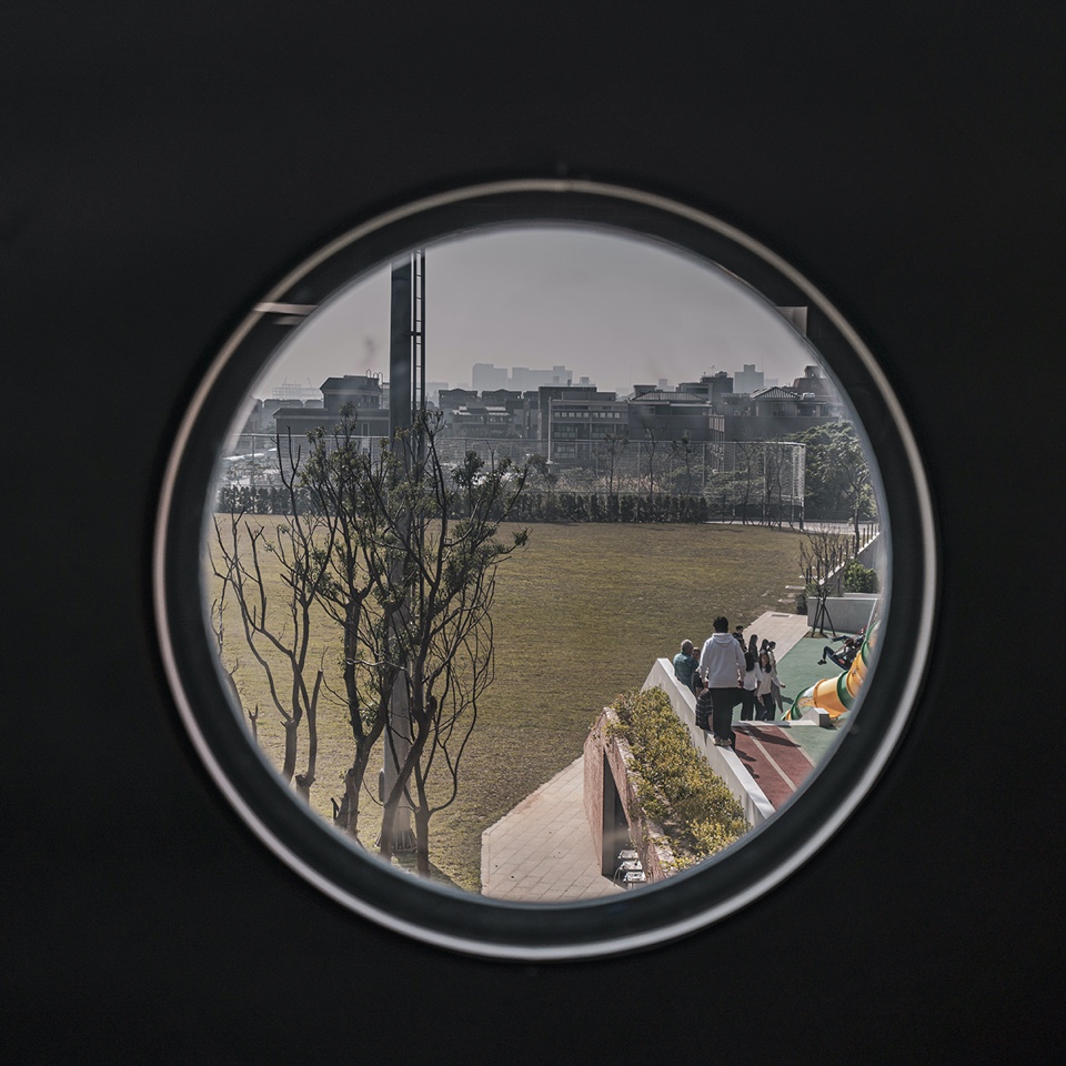 天橋開口 馬禮遜美國學校新北校區Morrison Academy Taipei Campus /侯銘賢建築師事務所+禾重建築周榮敬