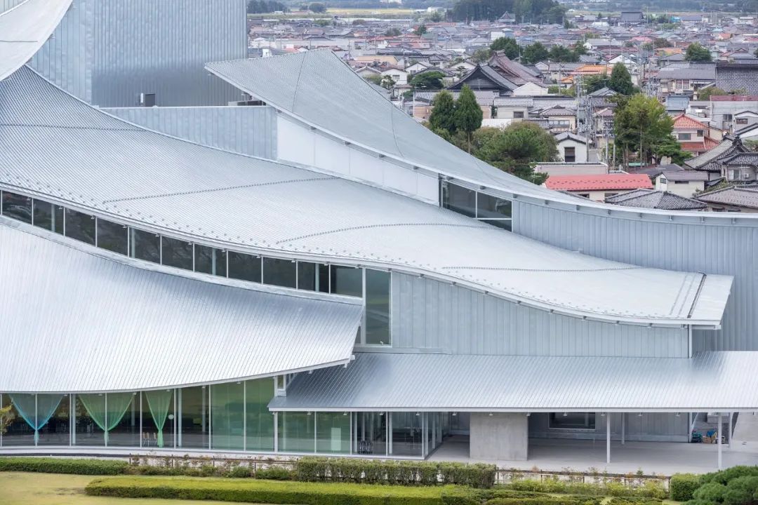 Shogin Tact Tsuruoka 荘銀タクト鶴岡 (鶴岡市文化会館)／SANAA+Shinbo Architects + Ishikawa Architects