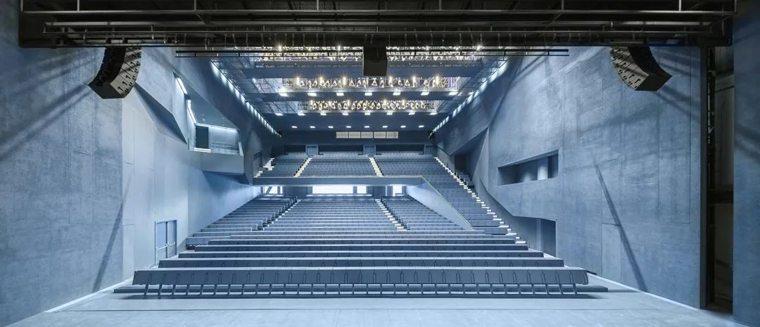 台北表演藝術中心超級大劇場內部空間
