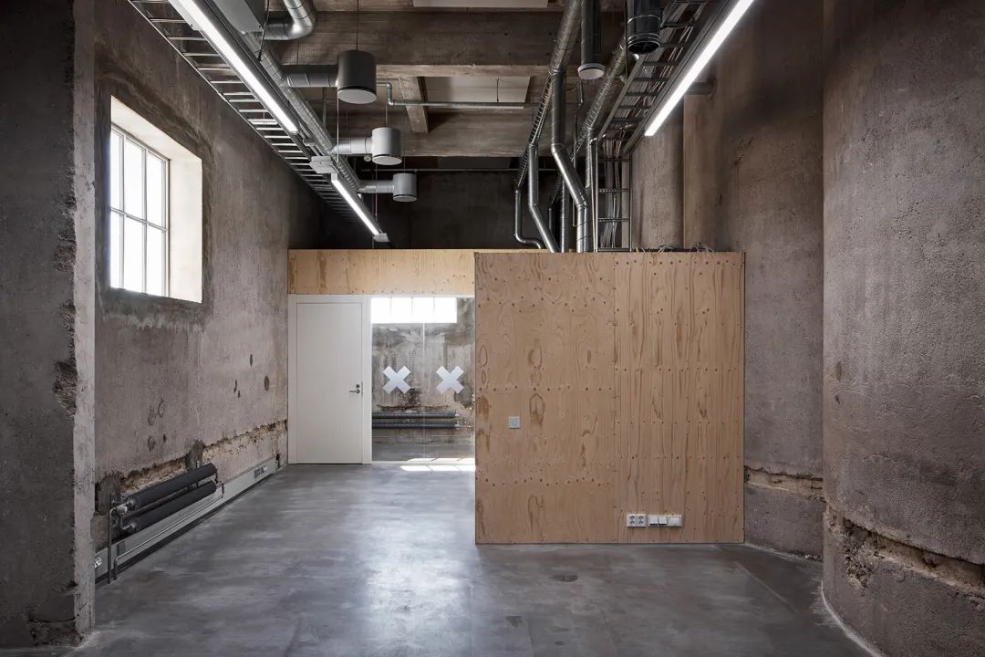 舊筒倉裸露的混凝土結構 赫爾辛基藝術大學University of the Arts Helsinki／JKMM Architects