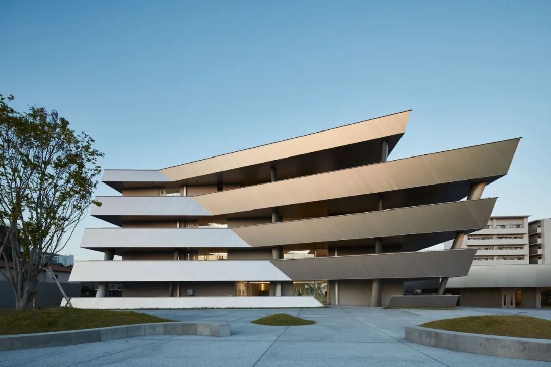 大阪學院附屬高中／北川原溫建築都市研究所