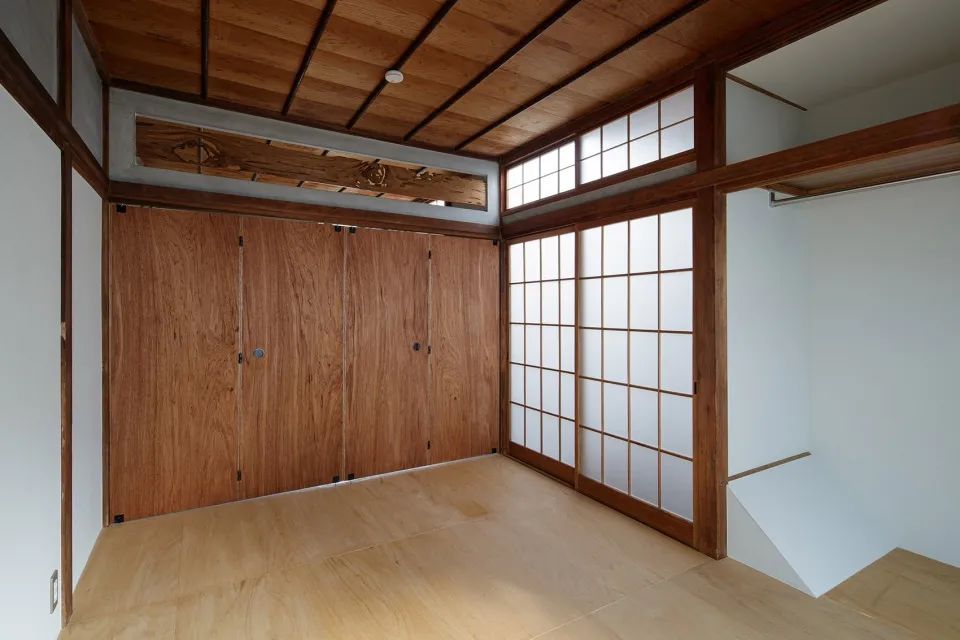 二樓房間 Tokyo House 東京木構造一戶建私人住宅目黒本町の家／ROOVICE