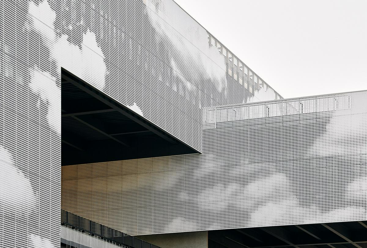 雙層立面為研究中心大樓提供遮陽 台南沙崙綠能科技示範場域／九典聯合建築師事務所