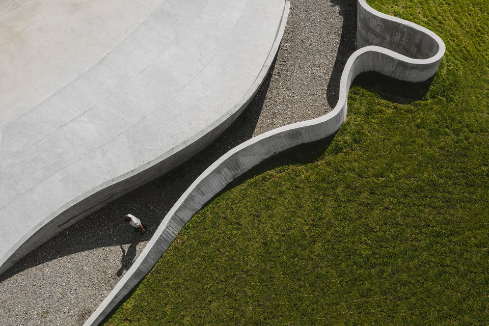 地景裝置高雄水水／曾令理 趙尉翔 辜達齊 一起設計＋偶然設計