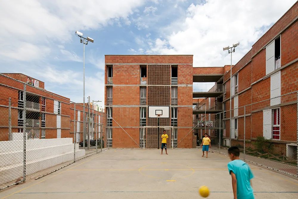    Jardim Vicentina Urbanization 社會住宅  建築設計：Vigliecca & Associados