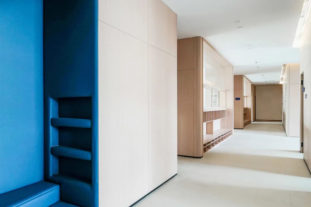 走廊 寧波綺朵幼兒園室內設計 Kido School／REAL建築事務所