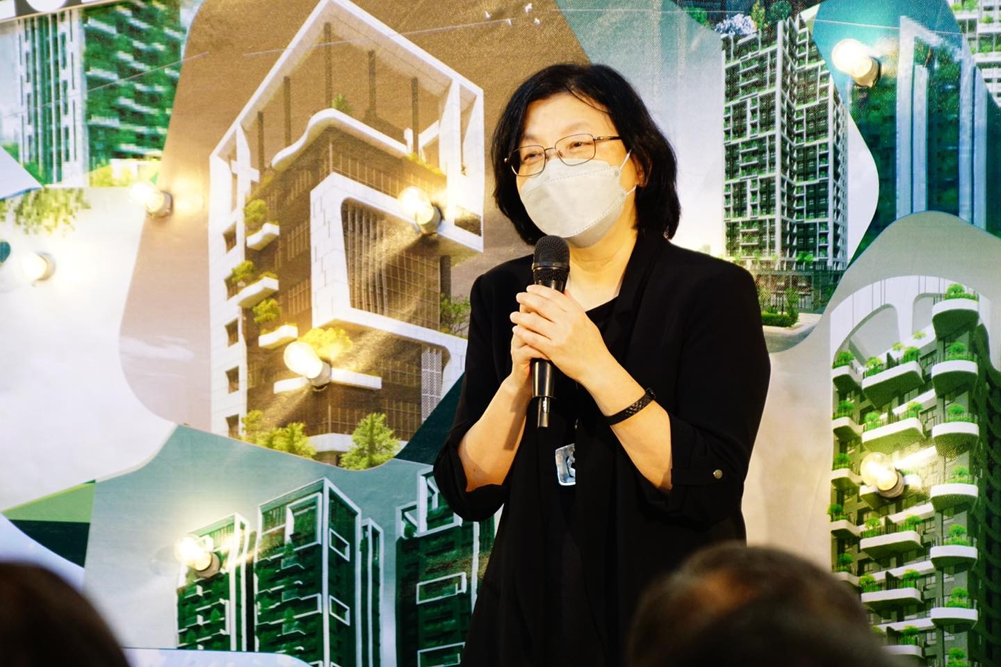 台中市宜居建築三周年成果展開幕,逢甲大學建築專業學院院長黎淑婷致詞